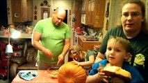 Вырезаем тыкву всей семьёй на Хеллоуин Семейный влог. Carving pumpkin for Halloween. жизнь в Америке
