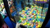 #115 WINNING at the claw machine! CAPSULE PRIZES!!