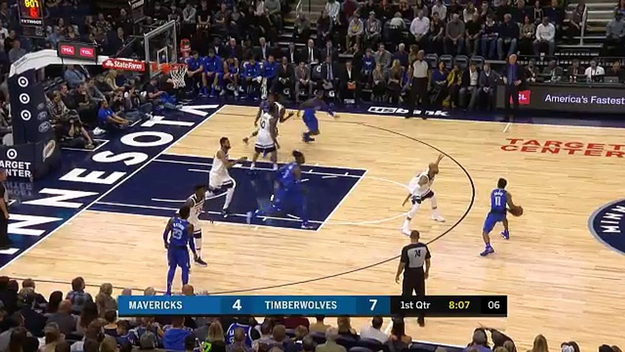 Barnes Nails the Fadeaway