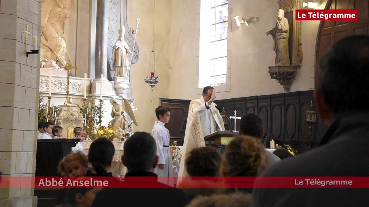 Vannes. Eglise Saint-Patern : bénédiction du beffroi