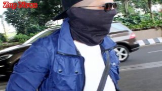 Shahid Kapoor Hiding his Face at the Airport