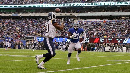 Jared Goff throws a 44-yard beauty to Gerald Everett down the sideline