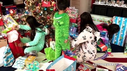 Christmas Morning 2016 OPENING CHRISTMAS PRESENTS | KidToyTesters