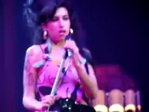 Amy Winehouse Paris Oct. 2007 Me & Mr Jones