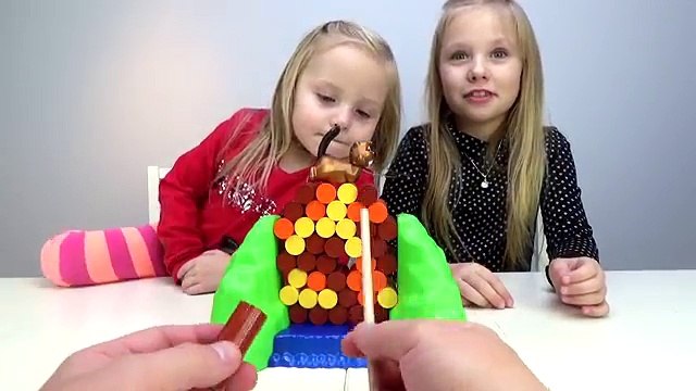 БИТВА СЕСТЕР Алиса против Николь ! Челлендж ЗЛЮКИ Бобры Алиса ЗАТКНУЛА Папе РОТ Топ ИГРЫ 2017