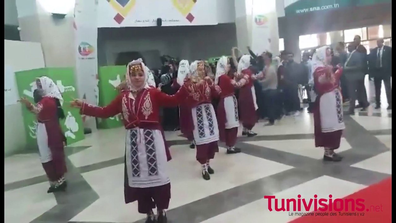 على الرغم من انها لا تشتري المنتوج الفلاحي التونسي..تركيا ضيف شرف لصالون الفلاحة وفرقة تركية في افتتاح الصالون (فيديو)