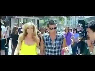 Akshay Kumar and Kareena Kapoors 10 hot Kisses!.mp4