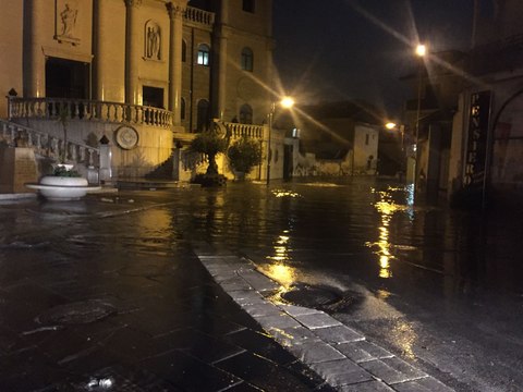Carinaro (CE) - Allerta meteo: Strade allagate (05.11.17)