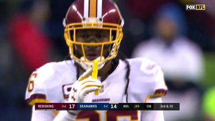 Paul Richardson hauls in pass, gets running room for 26 yards