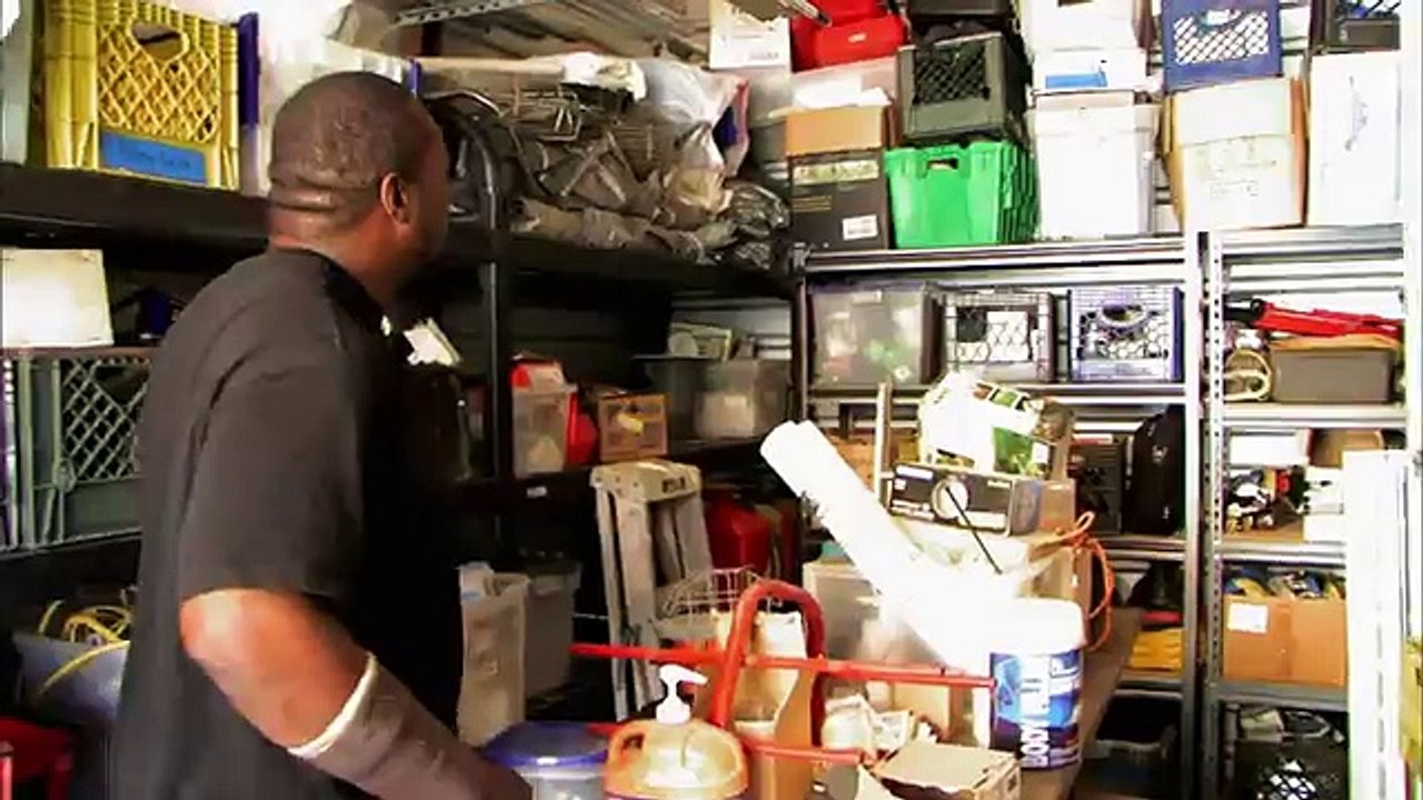Storage Wars: Ivys Railway Sign and Tokens (Season 5, Episode 29) | A&E