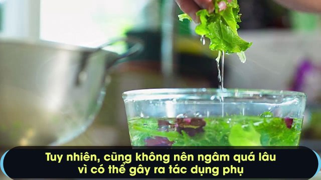 Rửa rau dưới vòi nước: cách làm sai nhưng bà nội trợ nào cũng thực hiện