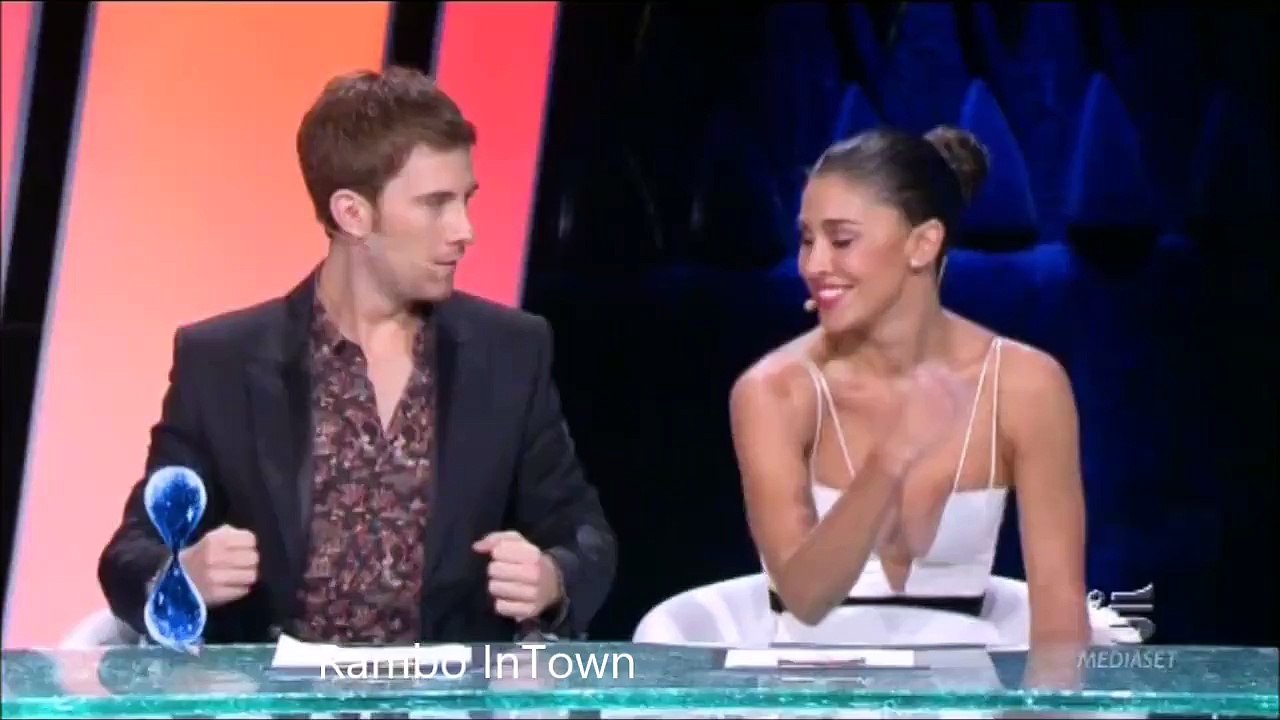 Che tette!  Belen esce i capezzoli a Tu sì que vales