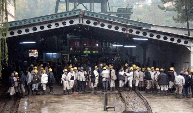 Zonguldak'ta maden işçileri ocaktan çıkmama eylemi başlattı