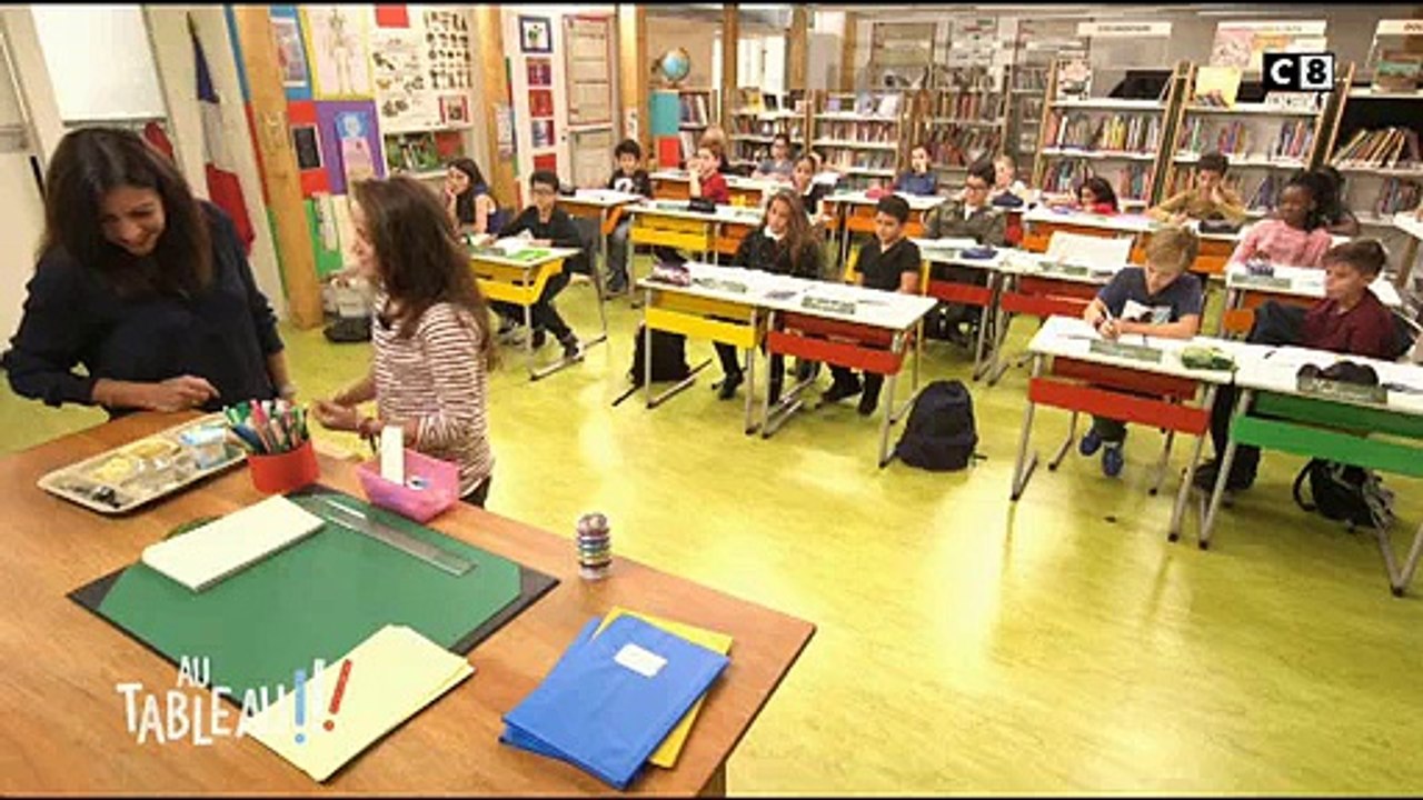 Dans "Au tableau", les enfants font goûter à Anne Hidalgo ce qu'ils mangent à la cantine - Regardez