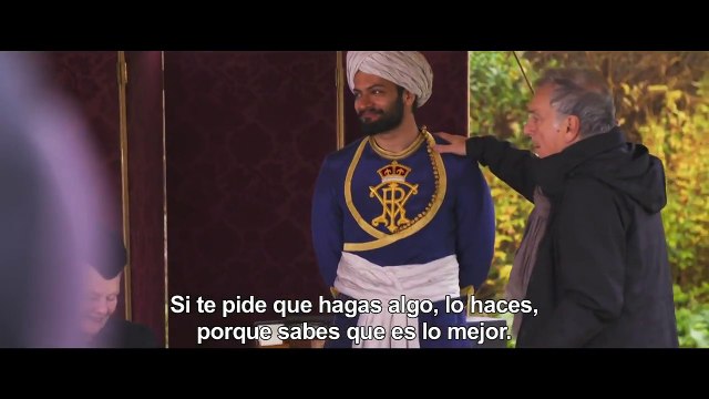 La reina Victoria y Abdul Featurette (Judi Dench y Stephen Frears) Subtitulado-2SapZjvG9X0