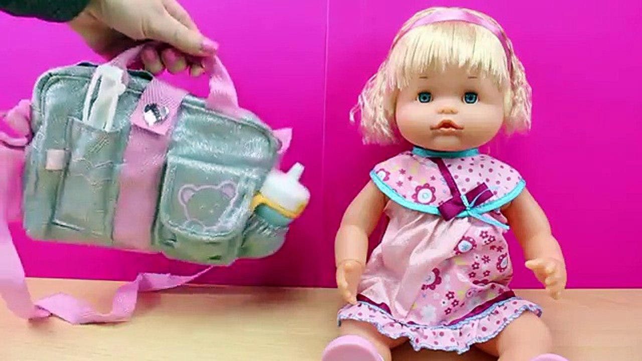 Bolso de mamá NENUCO | La bebé Nenuco se va de paseo con mamá | Juguetes de Nenuco en español