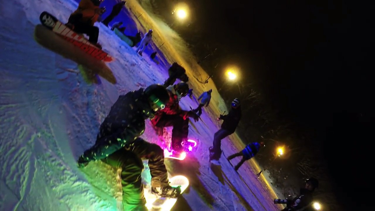 Faites du Snowboard de nuit avec des LED sur votre board !