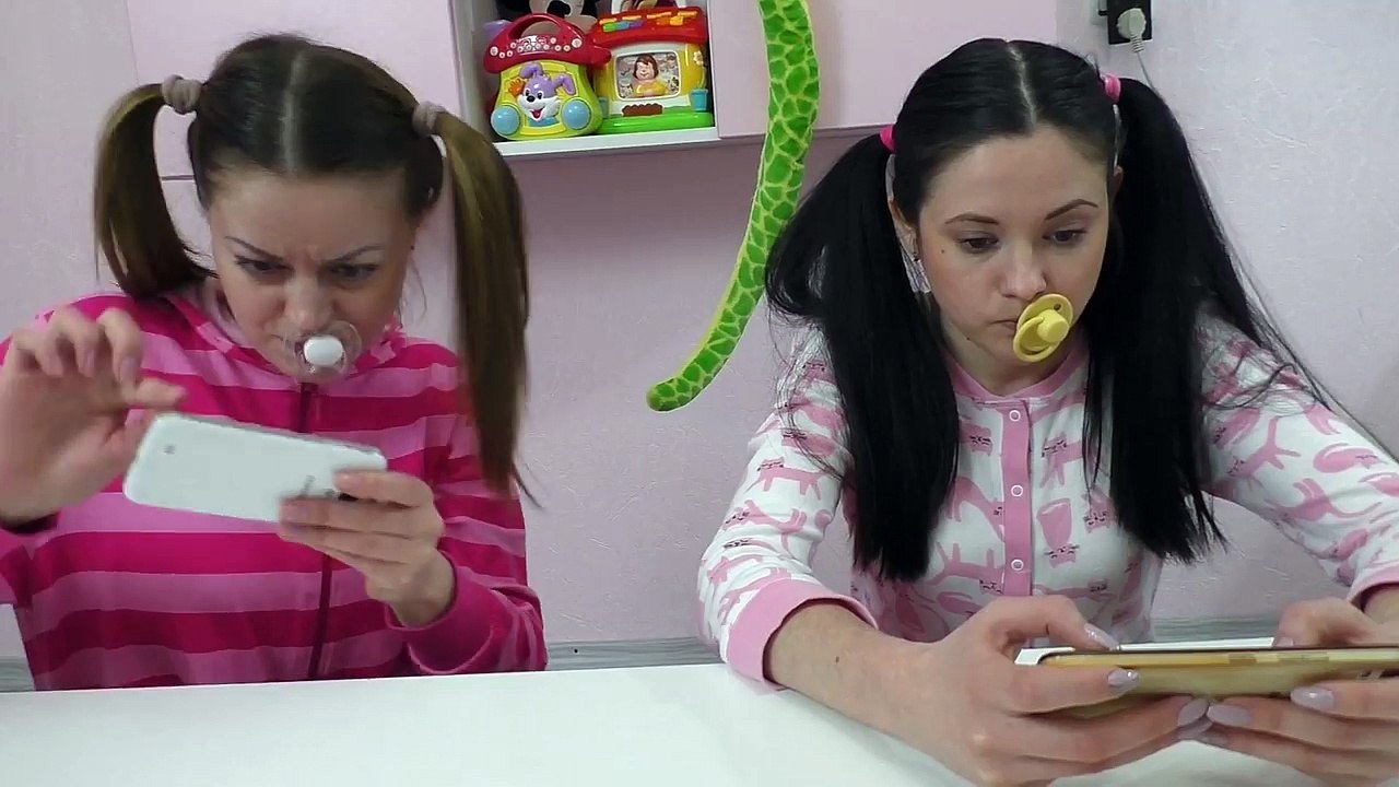 Bad Baby School 6 Coloring Eggs Easter Baskets Cookie Fail Toy Freaks Annabelle Victoria
