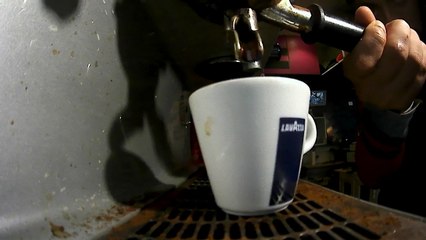 Coffe Making off slow motion 120p - Elite Explorer Test