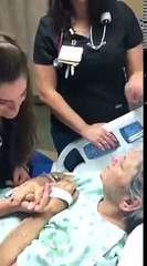 Une infirmière accompagne sa patiente mourante jusqu'au dernier moment, en lui chantant sa chanson préférée !