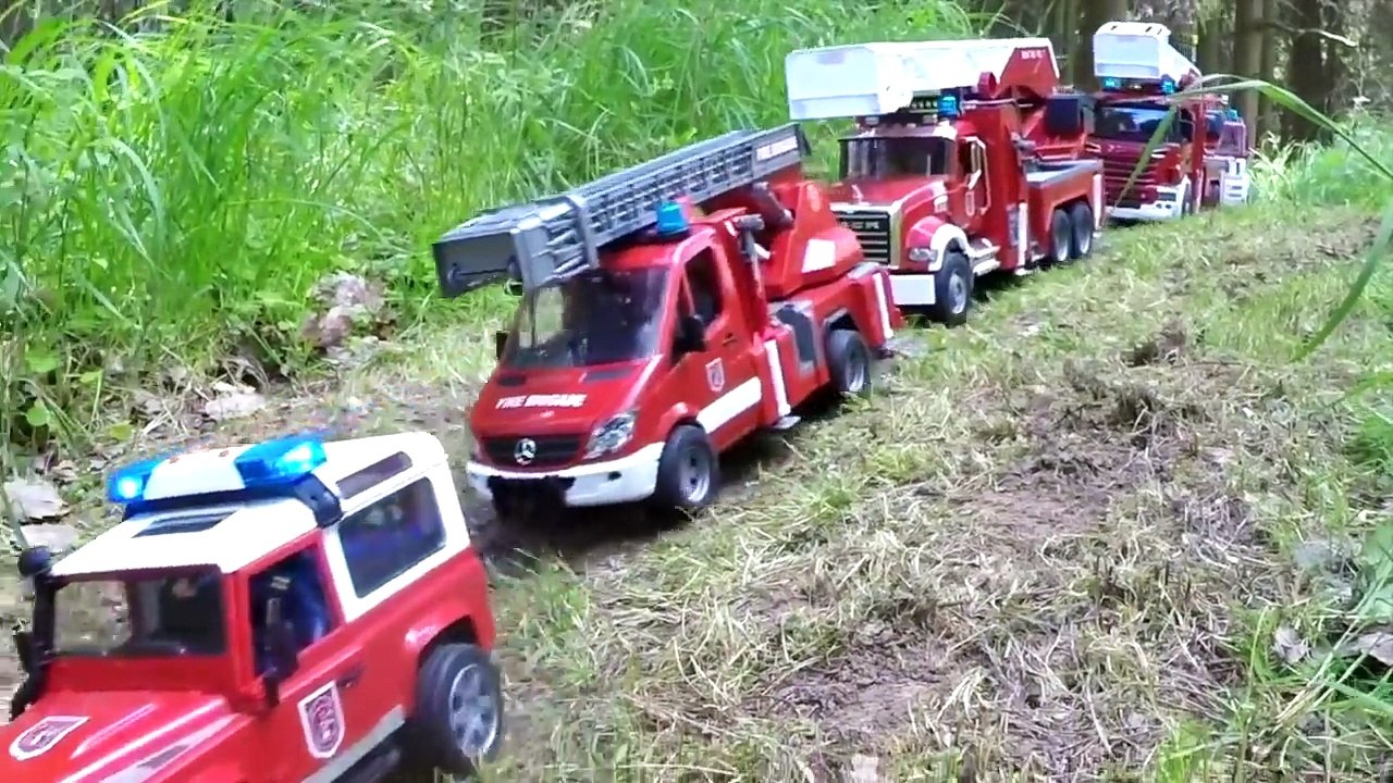BRUDER Toys FIRE TRUCK MAN Mercedes Benz Scania Mack