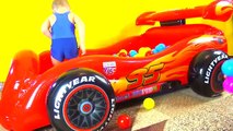 Бассейн с Разноцветными Шариками Молния Маквин Тачки. Lightning McQueen MEGA GIANT pool car