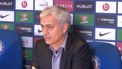 11e j. - Mourinho: "Je ne vais pas courir après Conte"