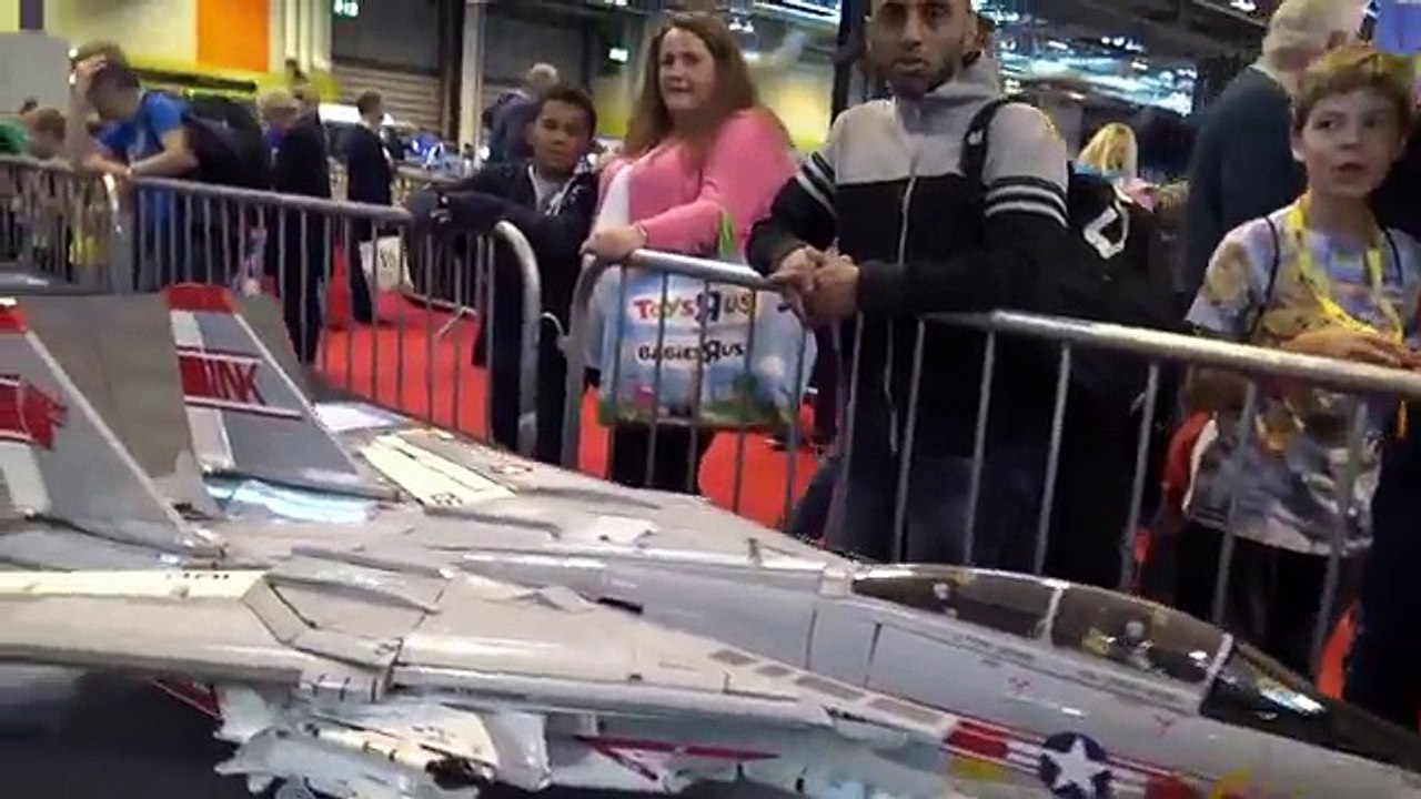 Incredibly Accurate LEGO F-14 Tomcat Navy Supersonic Airplane