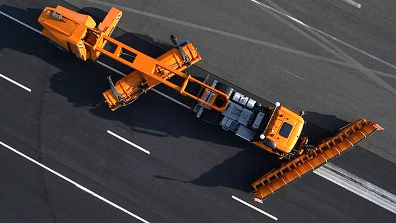Mercedes Benz Flugfeldräumung