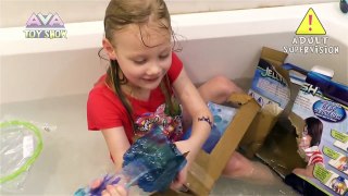 Opening ROBOJellyfish toy and playing in the bath fun bath time on Ava Toy Show