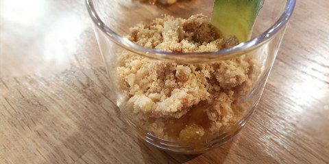 Crumble à l'ananas et gingembre