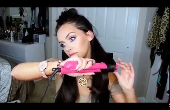 Как сделать прическу с утюжком на длинные волосы