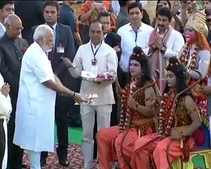 Only the prime minister can do this - Narendra Modi , clean india movement