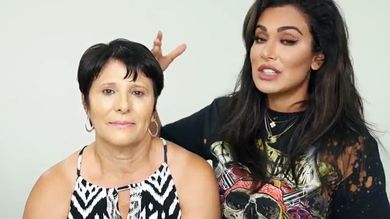 Doing My Mom-In-Laws Makeup! | وضعت المكياج لحماتي!