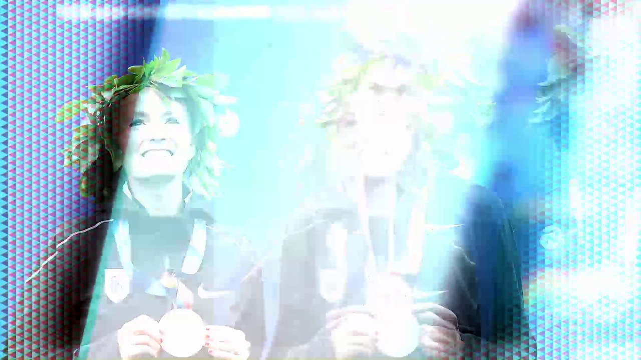 Shalane Flanagan becomes first American woman to win New York marathon in 40 years