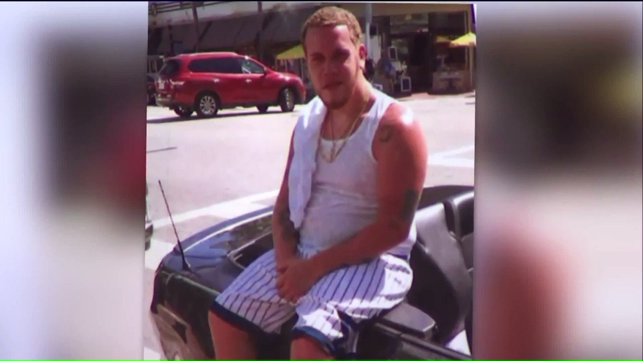 Two Fatally Shoot Man in New York City Apartment, Steal His Clothing: Police