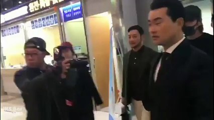 JANG KEUN SUK AT GIMPO AIRPORT ARRİVAL TO KANSAİ AIRPORT JAPAN 06.11.2017