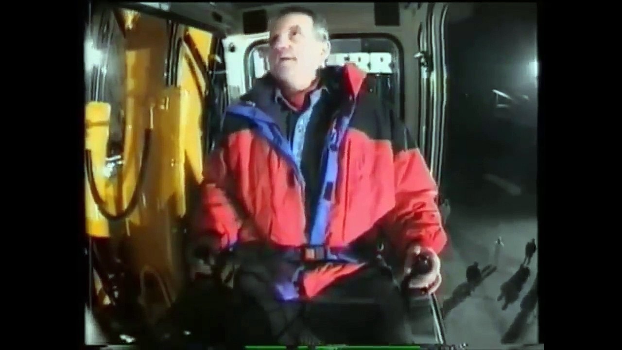 【괴물 기계】 놀라운 중고 Liebherr 굴삭기 타워의 상단에 자체 리프팅