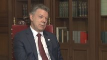 Santos muestra su declaración de renta tras aparecer en 