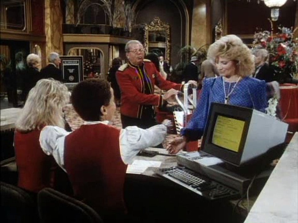 Hotel  S03E01 - Wahnsinn