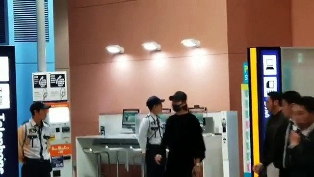 JANG KEUN SUK AT GIMPO AIRPORT ARRİVAL TO KANSAİ AIRPORT JAPAN 06.11.2017