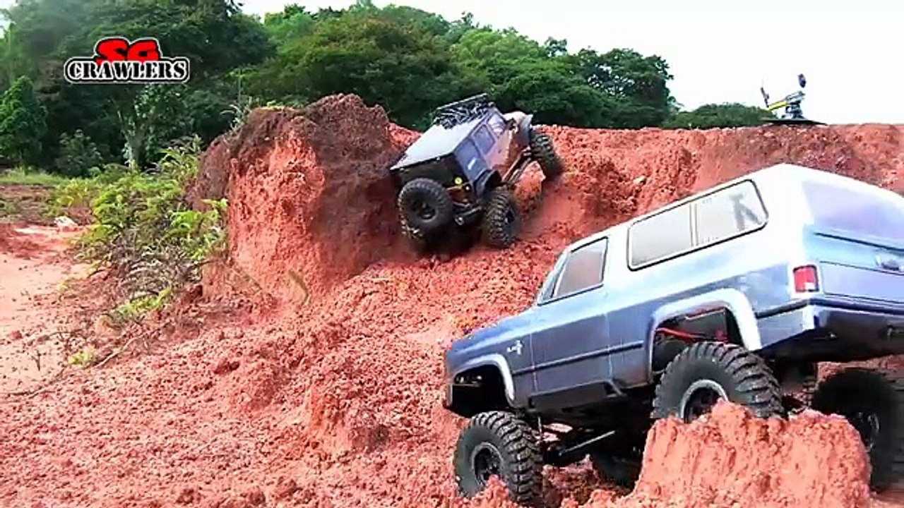 12 Scale Trucks Offroad Adventures 6x6 Axial SCX10 Chevrolet K-5 Blazer Ascender - Part 2