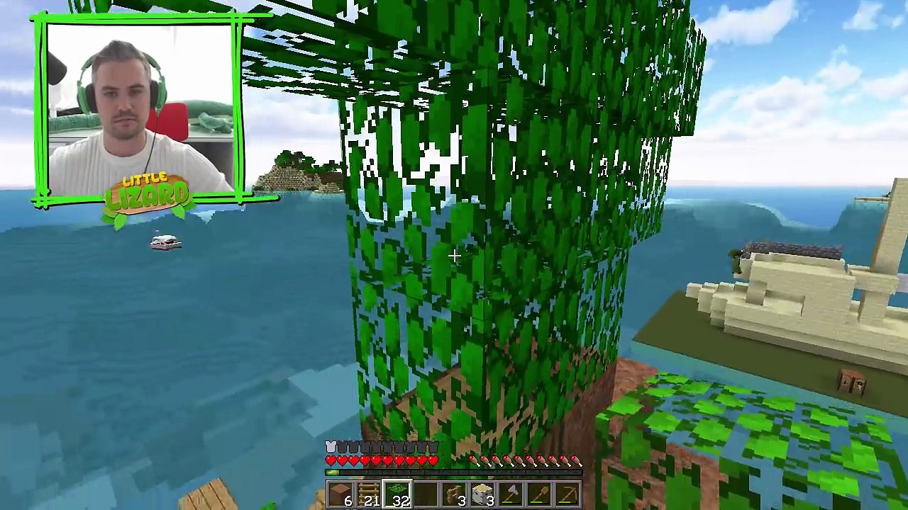Minecraft FIRE TSUNAMI BOAT BASE CHALLENGE (BOAT Vs Fire Tsunami)