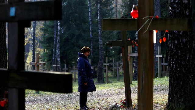 Belarus: Opposition commemorate victims of Stalin's Great Terror