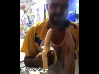 Muzu Hüüüp Diye İçine Çeken Adam