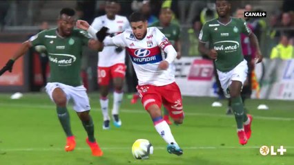 NabilFekir se relève après un choc à l'épaule gauche