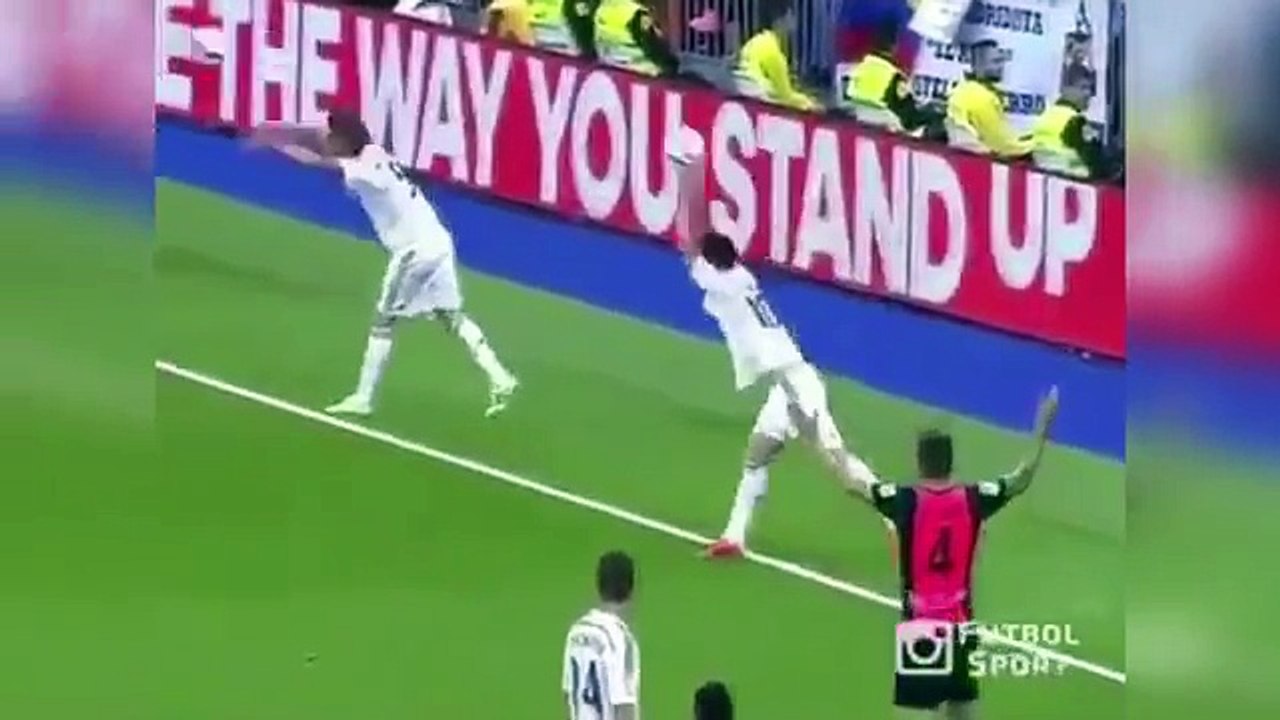 FUNNY SOCCER FOOTBALL VINES 2017 - FAILS, GOALS, SKILLS | #17
