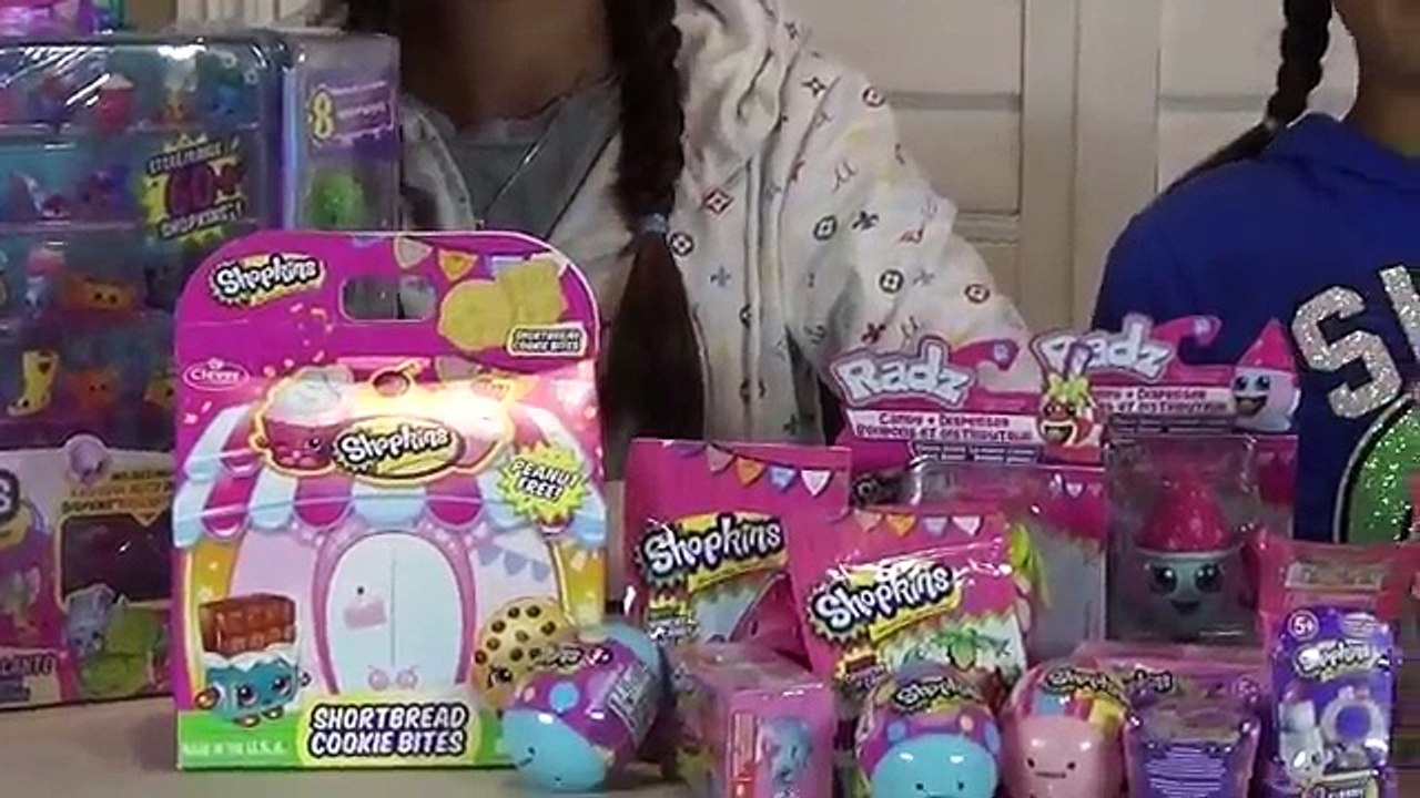 SHOPKINS TOY REVIEW Rare Blind Bags Accessories Shopkins EXCLUSIVE Basket Surprise Eggs Toys To See