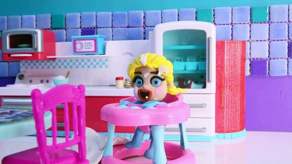 Frozen Elsa He is afraid of the girl disguised as a ghost  Frozen Play Doh Cartoon Stop Motion