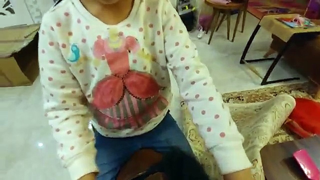Elife yürüyen AT , motorsuz , aküsüz , elektriksiz , eğlenceli çocuk videosu , toys unboxing